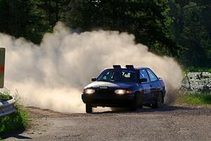 Joe Boburka / Elizabeth Unglenieks-Ploeg Ford Escort on SS6, Camp 3 South.