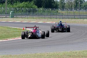 Dave Schaal's Formula Enterprises 2 and John Janssen's Formula Continental Van Diemen RF02/Mazda
