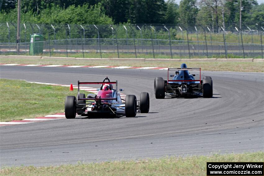 Dave Schaal's Formula Enterprises 2 and John Janssen's Formula Continental Van Diemen RF02/Mazda