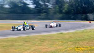 Derek Chan's Formula Enterprises 2 and John Janssen's Formula Continental Van Diemen RF02/Mazda
