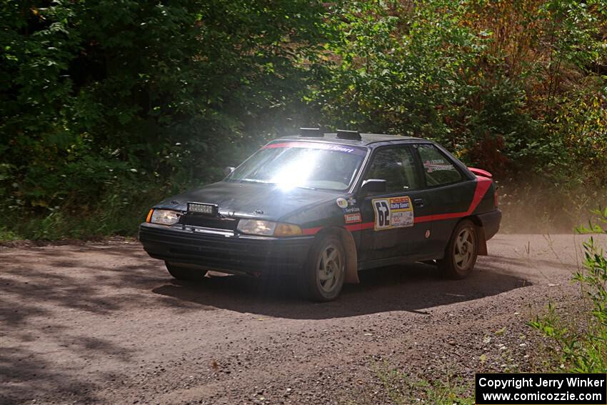 Joe Boburka / Elizabeth Unglenieks-Ploeg Ford Escort on SS3, Norway Home.
