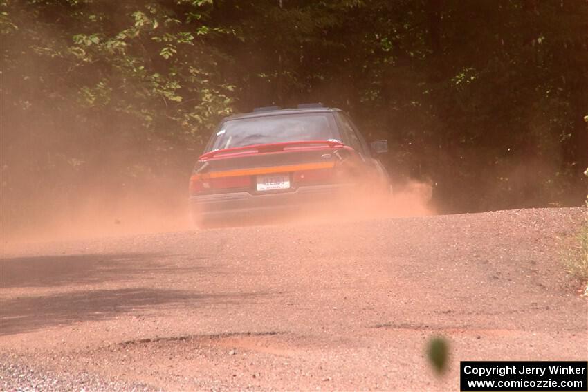 Joe Boburka / Elizabeth Unglenieks-Ploeg Ford Escort on SS3, Norway Home.