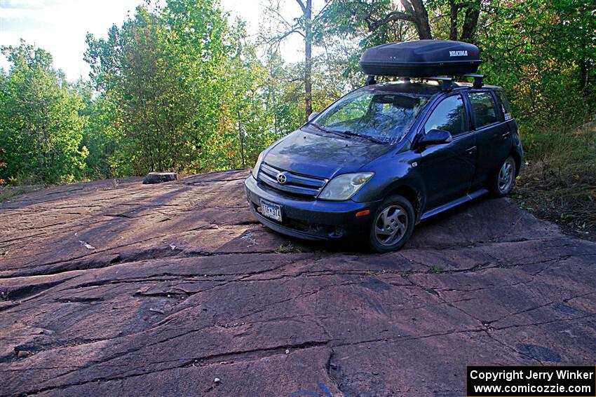 The photographer's car, parked on an outcropping on the Norway stage.