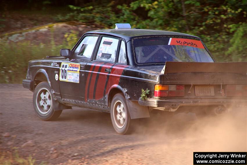 Adam Brock / Shanti Witt Volvo 244 on SS6, Norway North.