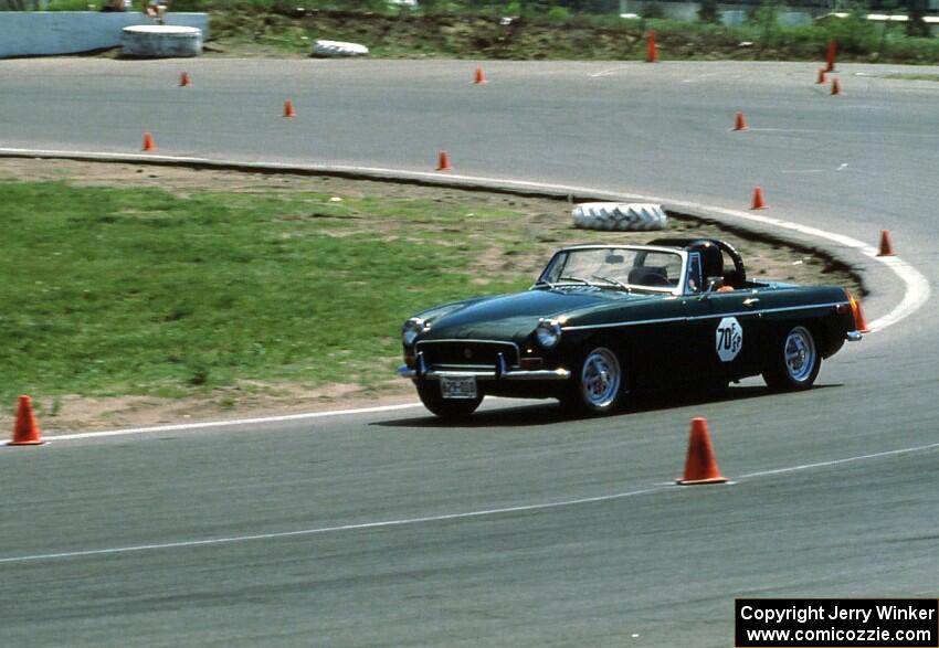 Brian Erickson's F-SP MGB at Raceway Park