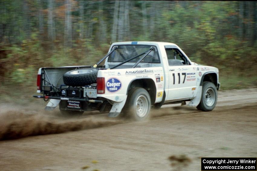 Ken Stewart / Doc Shrader drift their Chevy S-10 through the first corner of Menge Creek I.